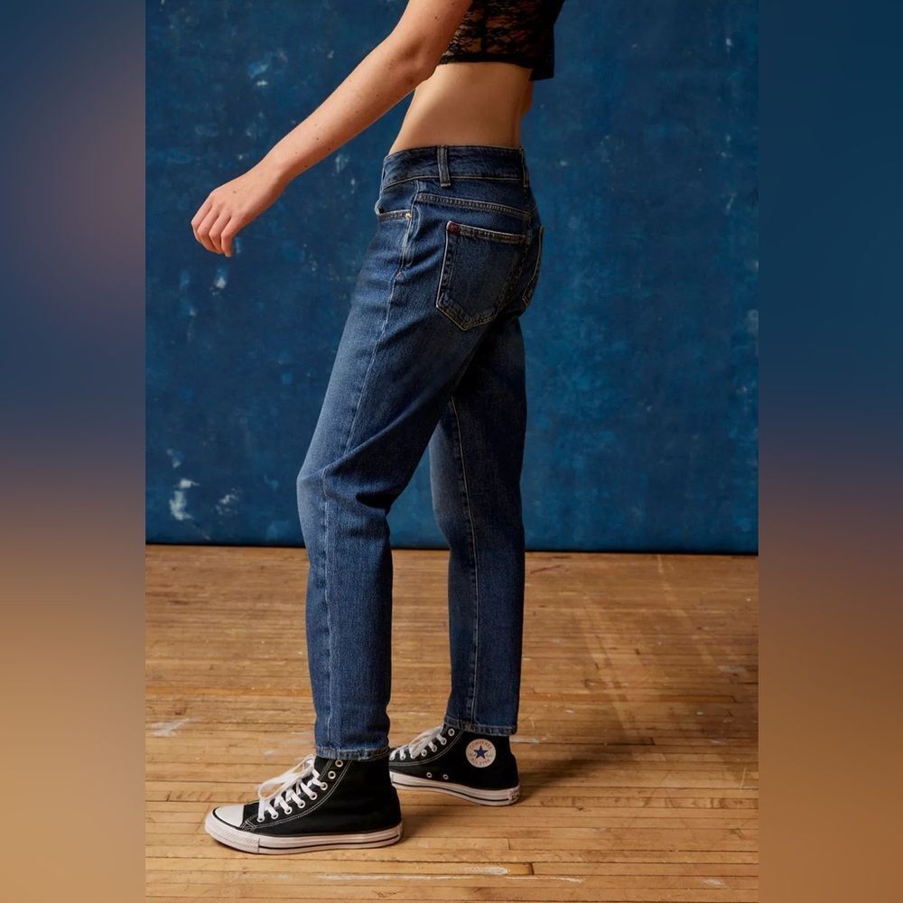 NWT BDG Mid Rise Skinny Jeans. Size 28 - Picture 3 of 3
